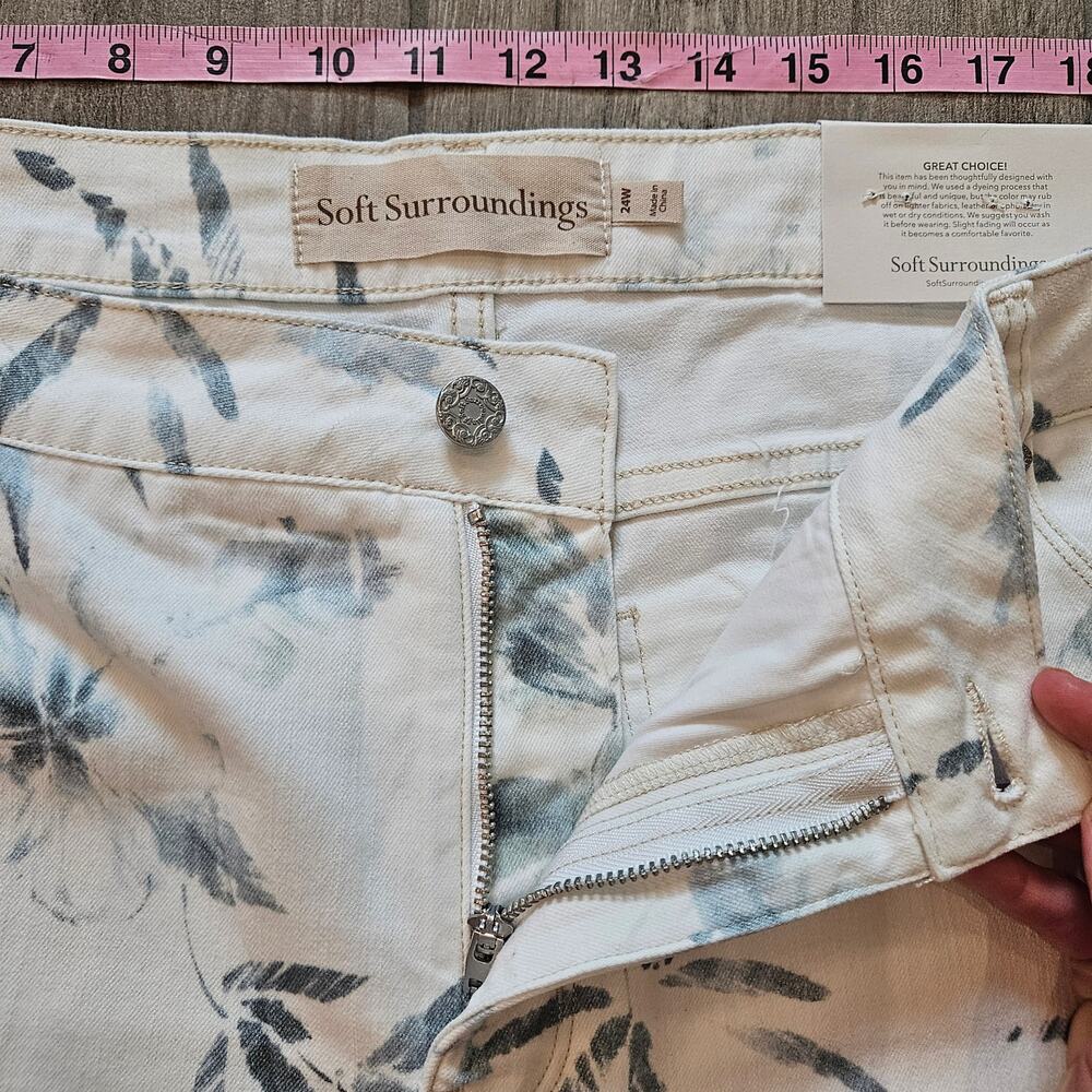 Soft Surroundings Shorts Womens 24W 5 Pocket Ultimate Denim Barely Blue Floral - Picture 5 of 12